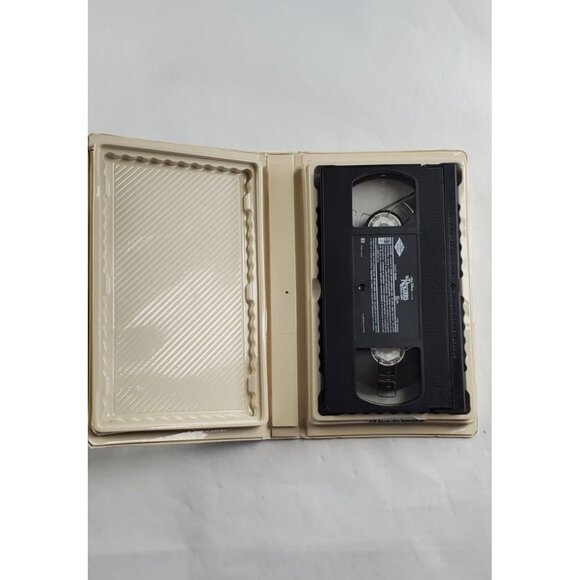 The Rescuers Down Under VHS Tape - Disney Black Diamond Classic - Picture 2 of 6